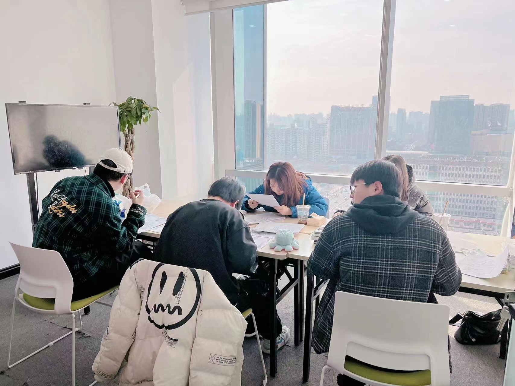 雅思閱讀常見的100個(gè)高頻短語，背完你也能拿高分！
